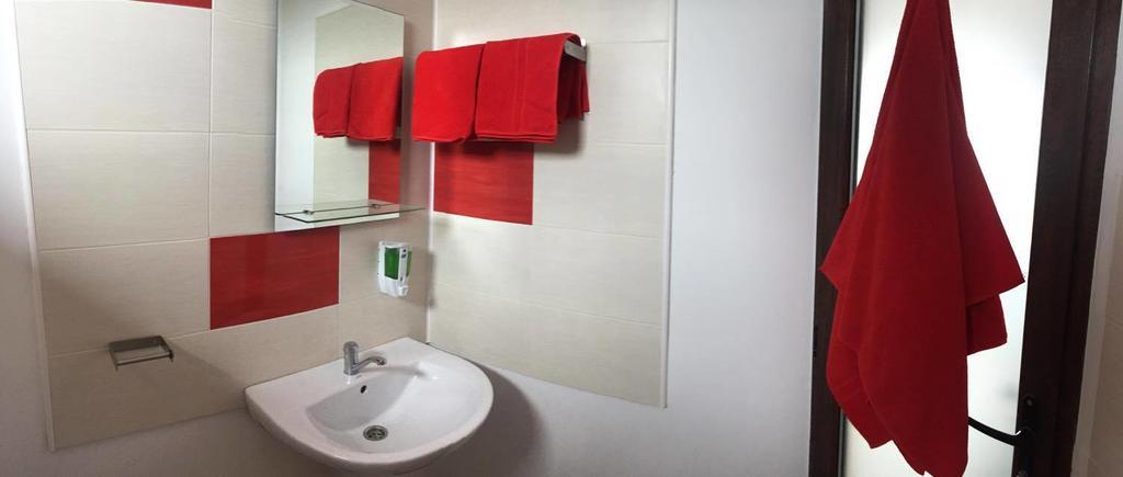 Casa De La Corbu Hotel Corbu  Buitenkant foto